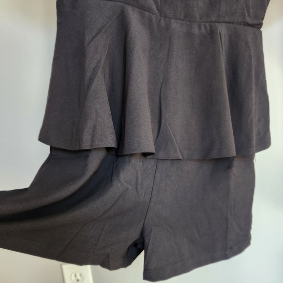 Romper - NWT dressy black short sleeve open back & zipper peplum shorts - Picture 5 of 17